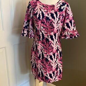 Lilly Pulitzer knee length coral pattern dress EUC 8